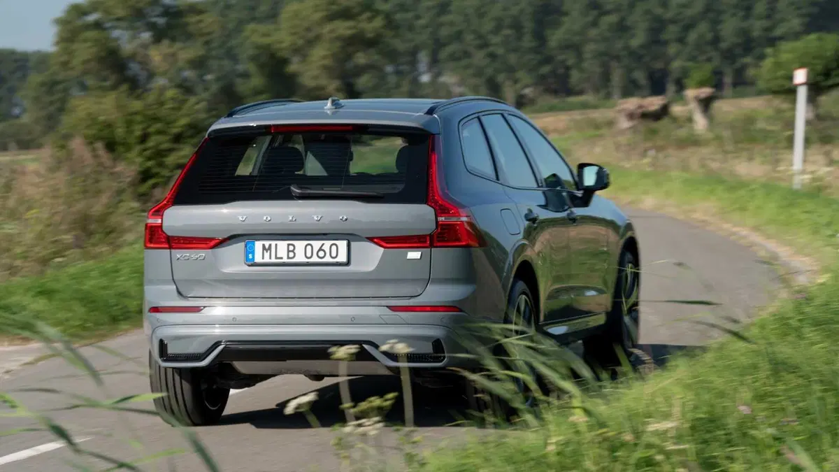 Volvo XC60 2.0 b5 Plus Dark awd auto (30)