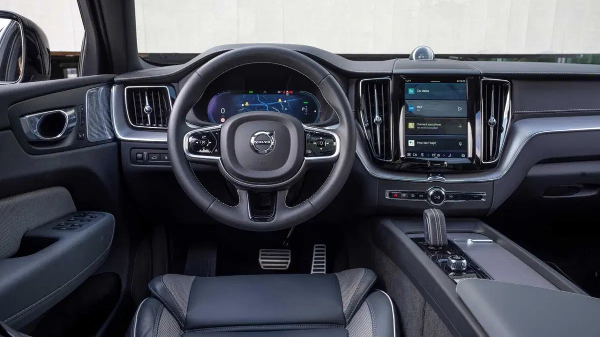 Volvo XC60 2.0 b5 Plus Dark awd auto (36)
