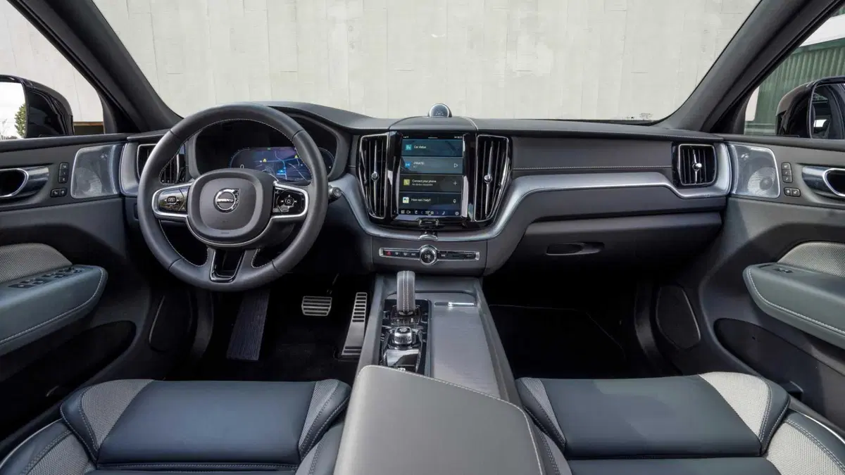 Volvo XC60 2.0 b5 Plus Dark awd auto (35)