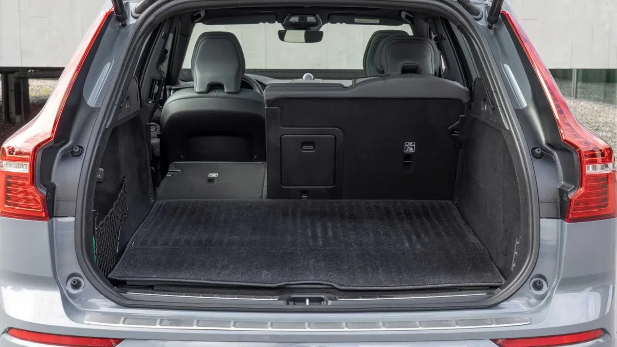 Volvo XC60 2.0 b5 Plus Dark awd auto (39)
