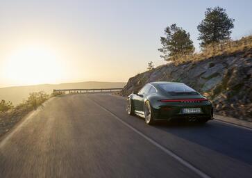 Porsche 911 GT3 Touring Package 2025: la 992.2 perfetta [VIDEO]