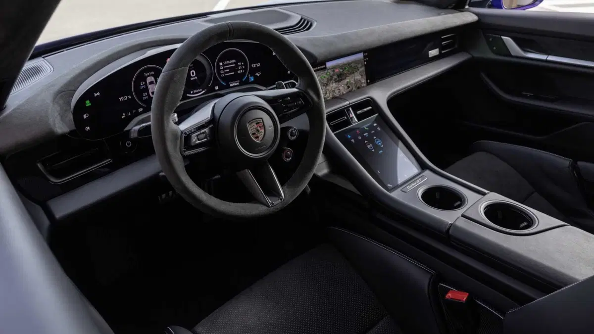 Porsche Taycan Turbo GT con pacchetto Weissach (11)