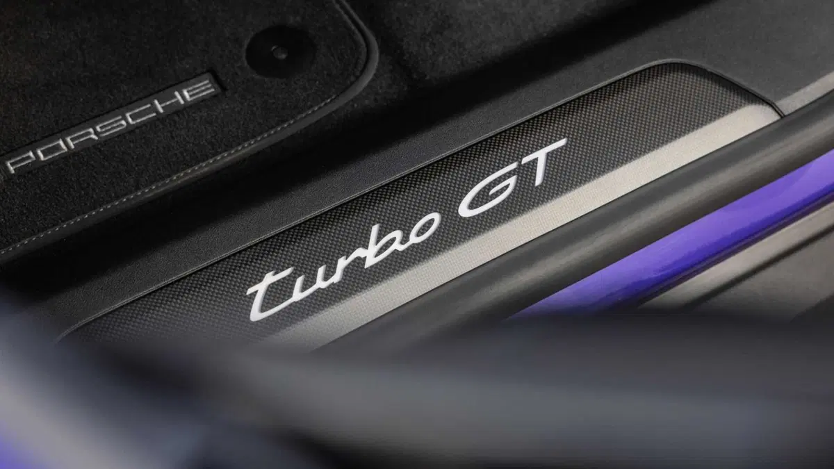 Porsche Taycan Turbo GT con pacchetto Weissach (14)