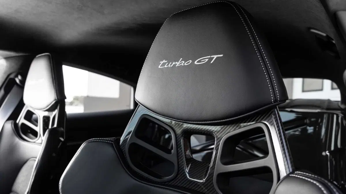 Porsche Taycan Turbo GT con pacchetto Weissach (25)