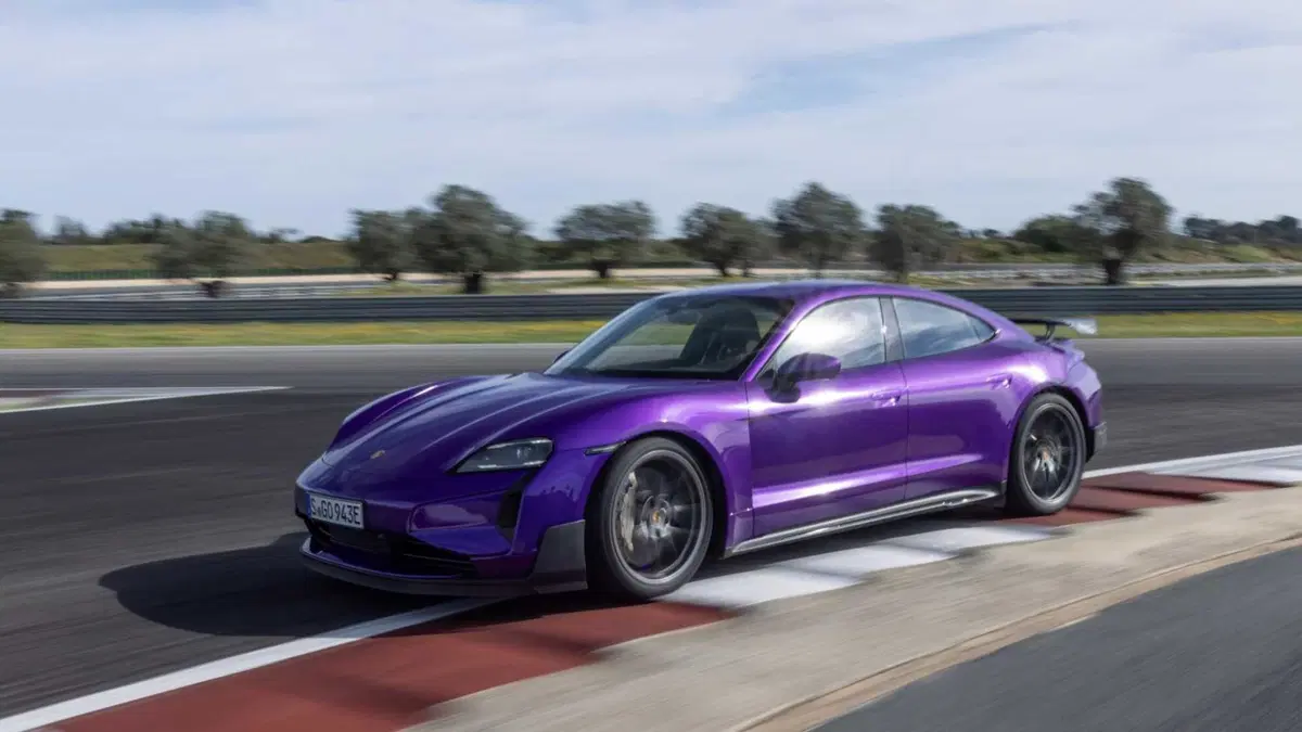 Porsche Taycan Turbo GT con pacchetto Weissach (7)