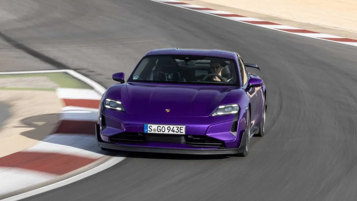 Porsche Taycan Turbo GT con pacchetto Weissach (4)