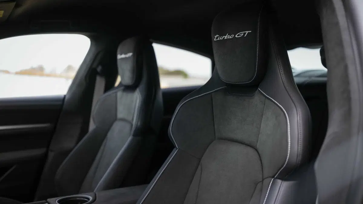 Porsche Taycan Turbo GT (13)