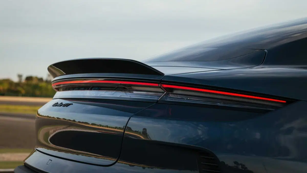 Porsche Taycan Turbo GT (16)
