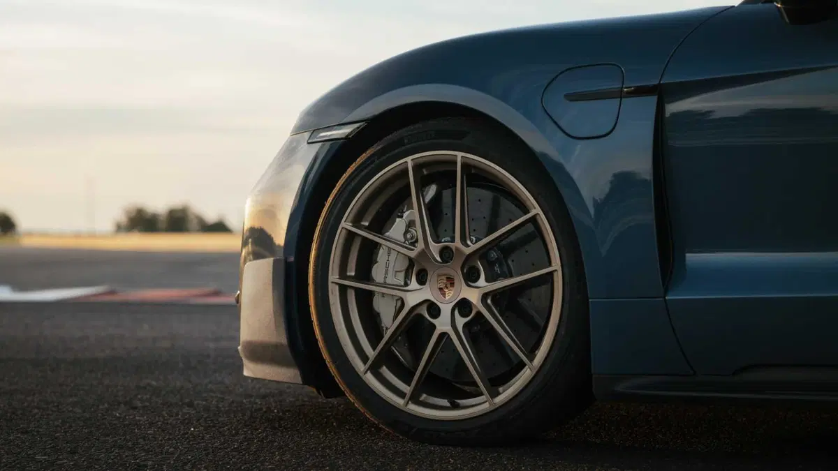 Porsche Taycan Turbo GT (15)
