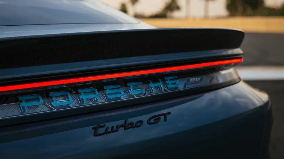 Porsche Taycan Turbo GT (17)