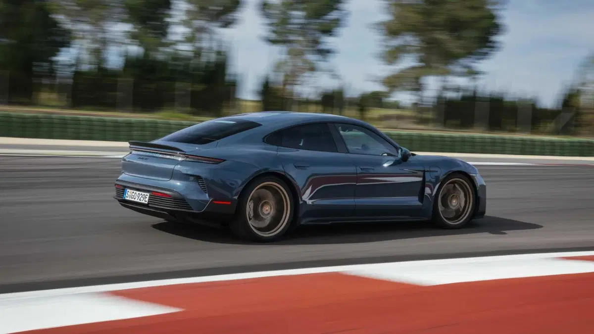 Porsche Taycan Turbo GT (9)