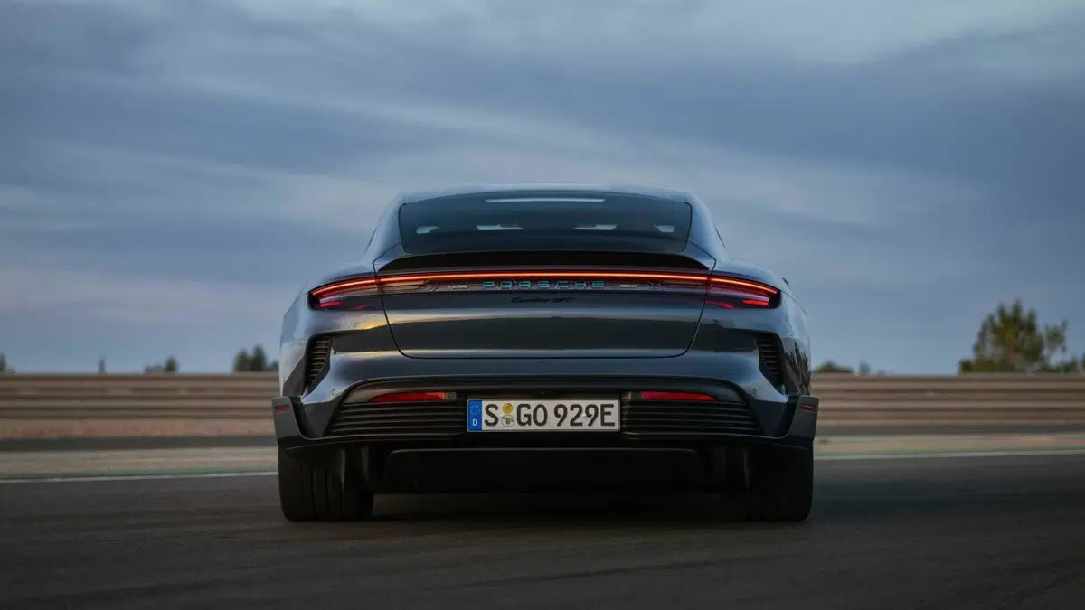 Porsche Taycan Turbo GT (4)