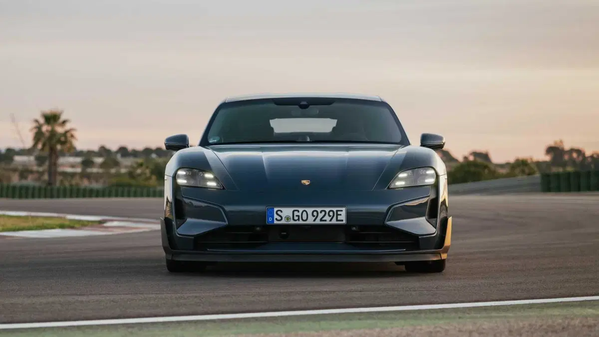 Porsche Taycan Turbo GT (3)