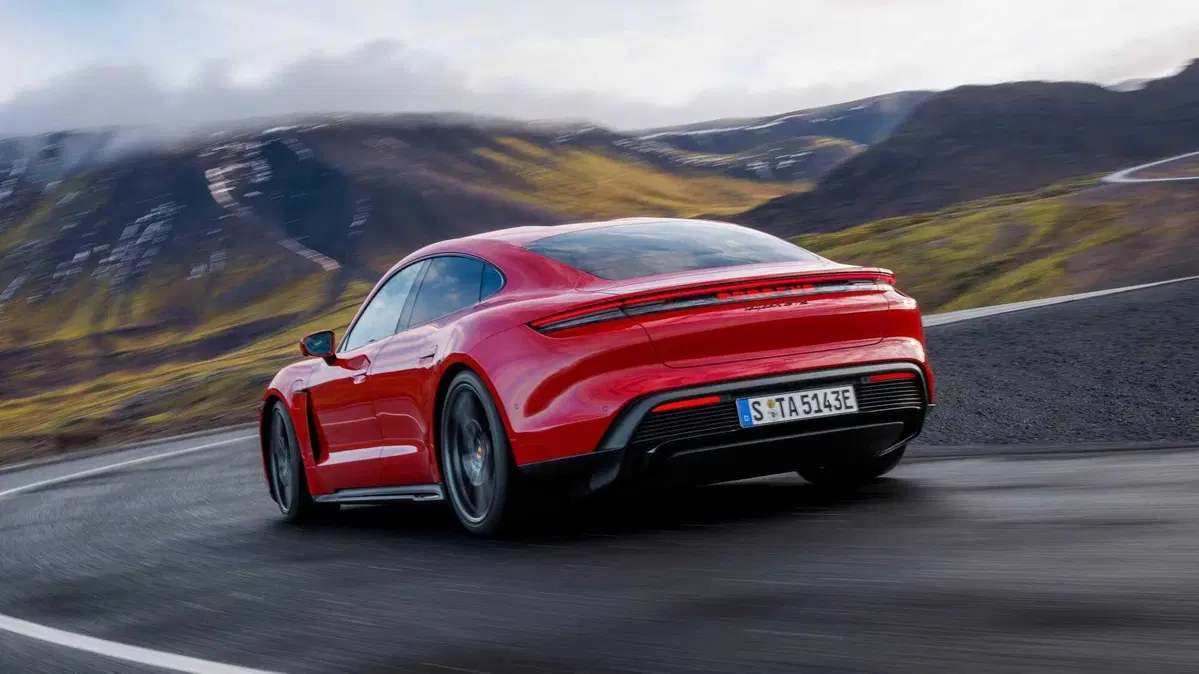 Porsche Taycan GTS (3)