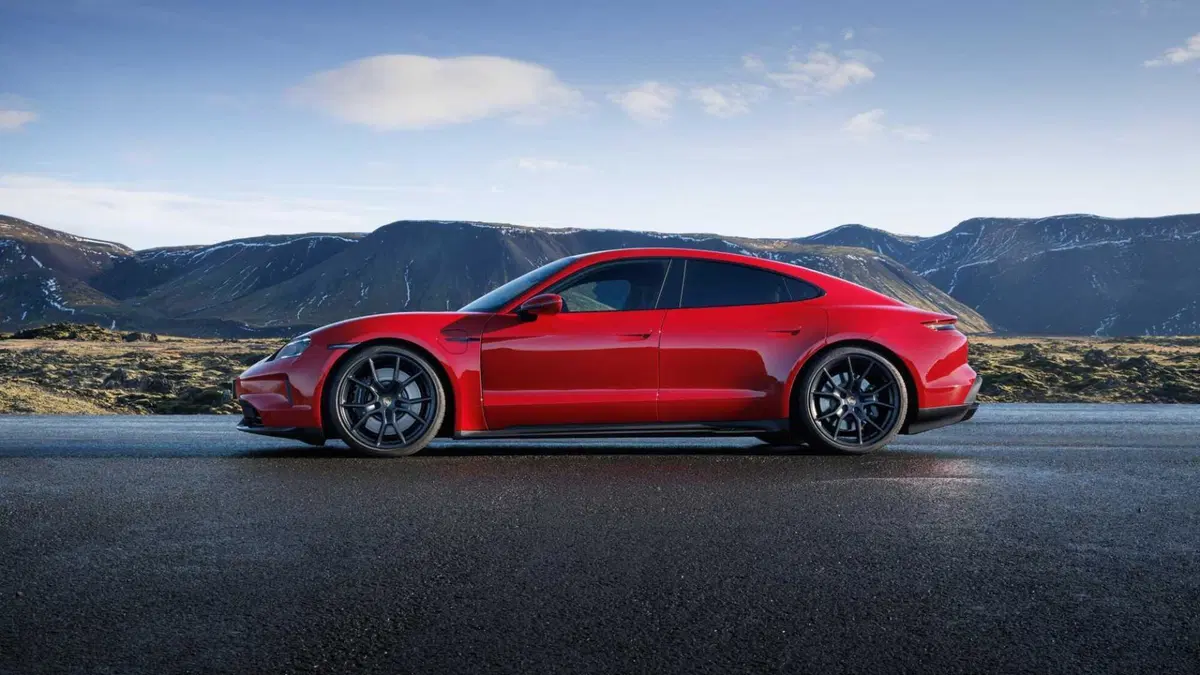 Porsche Taycan GTS 5p.ti (2)
