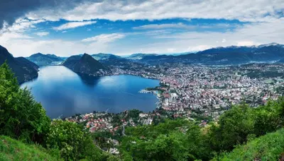 La Svizzera rallenta: limite a 20 km/h, e potrebbe arrivare il ticket d'ingresso a Lugano