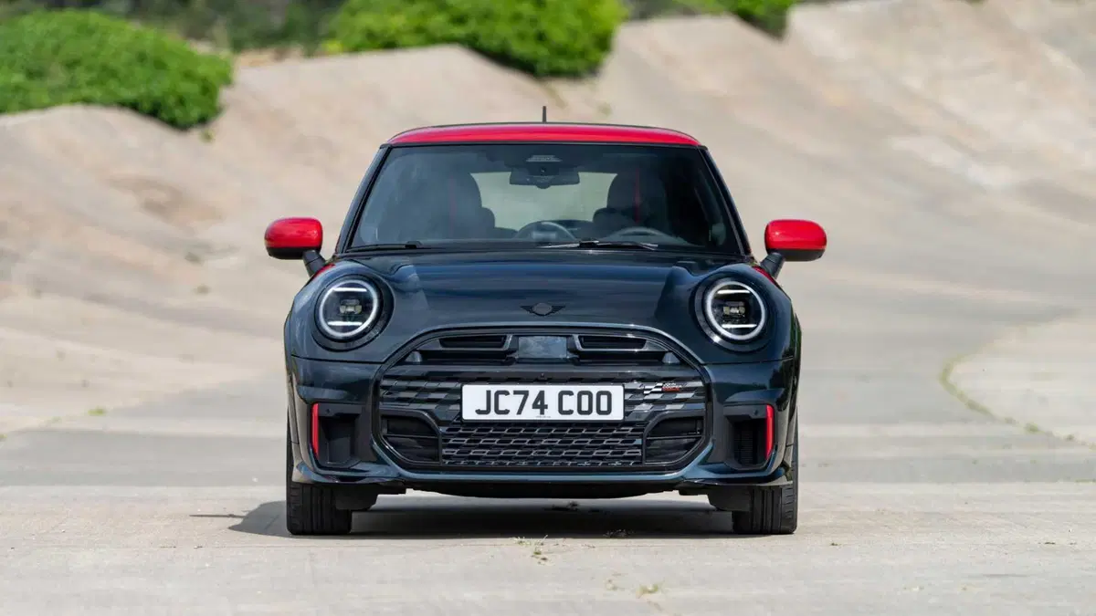 MINI Mini 3p 2.0 John Cooper Works JCW auto (2)
