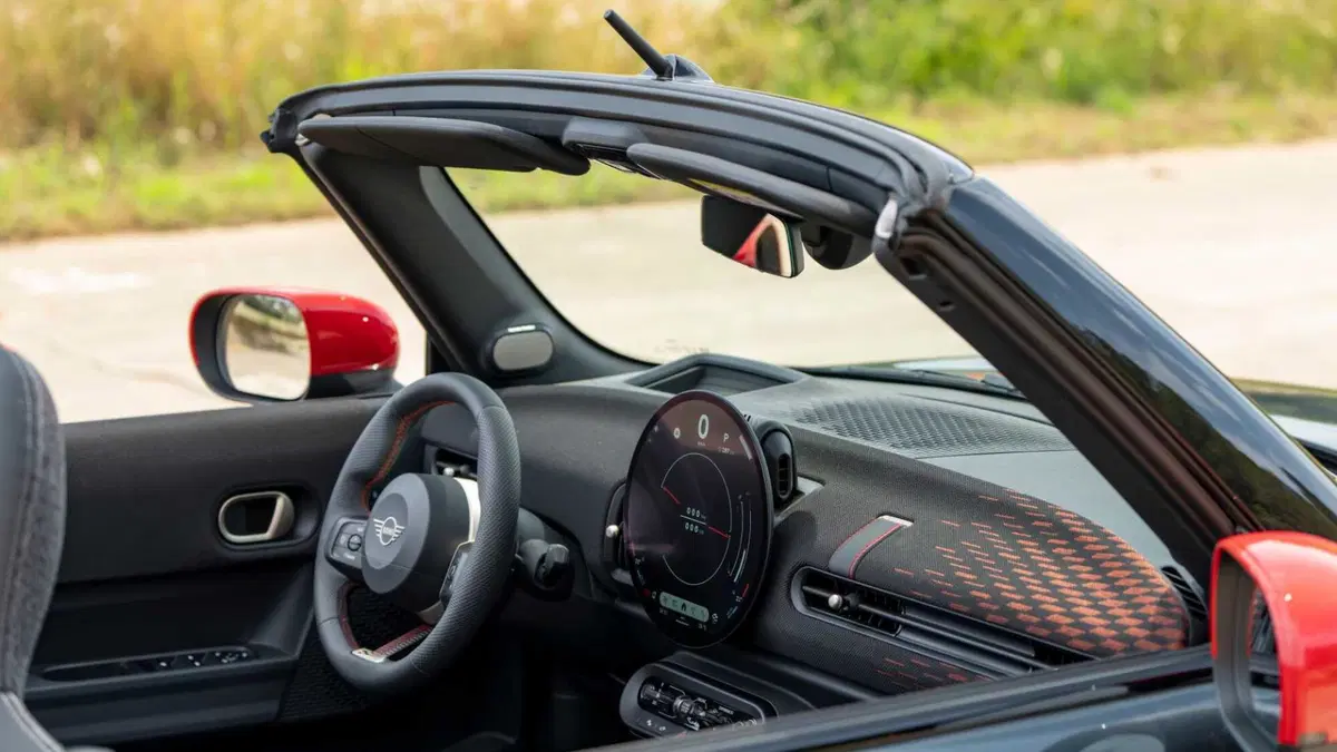 MINI Mini Cabrio 2.0 John Cooper Works JCW auto (10)