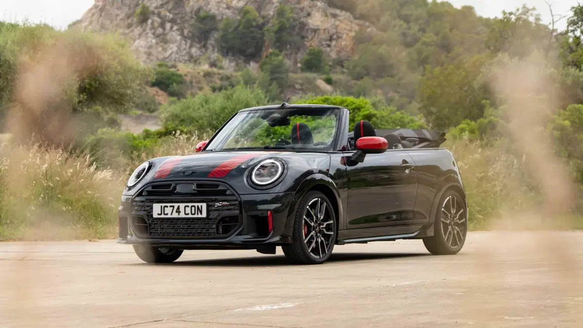 MINI Mini Cabrio 2.0 John Cooper Works JCW auto (3)