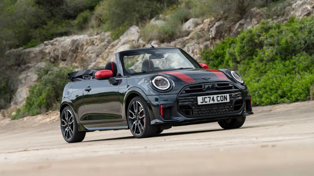 MINI Mini Cabrio 2.0 John Cooper Works JCW auto (2)