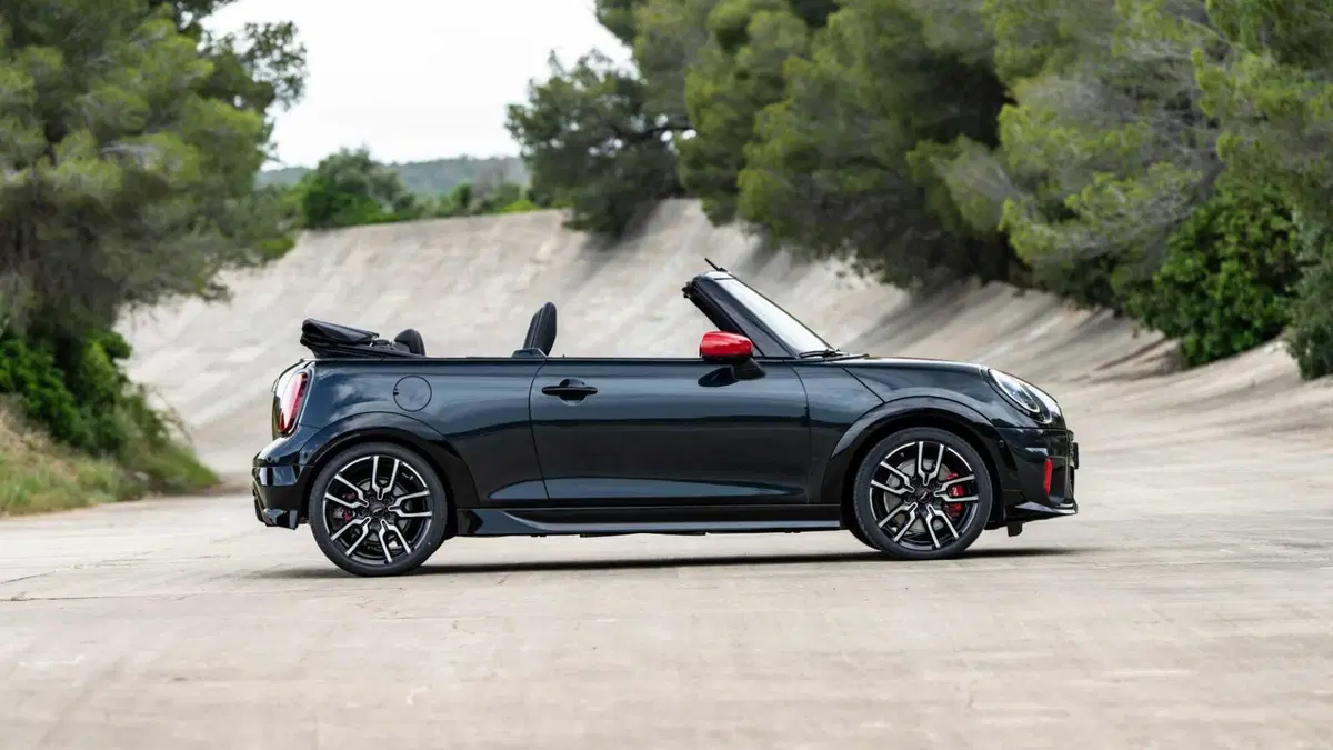 MINI Mini Cabrio 2.0 John Cooper Works JCW auto (5)
