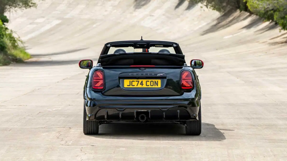MINI Mini Cabrio 2.0 John Cooper Works JCW auto (8)