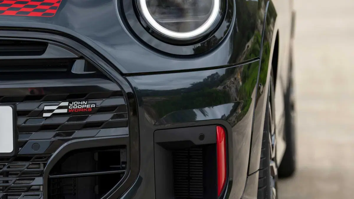 MINI Mini Cabrio 2.0 John Cooper Works JCW auto (15)