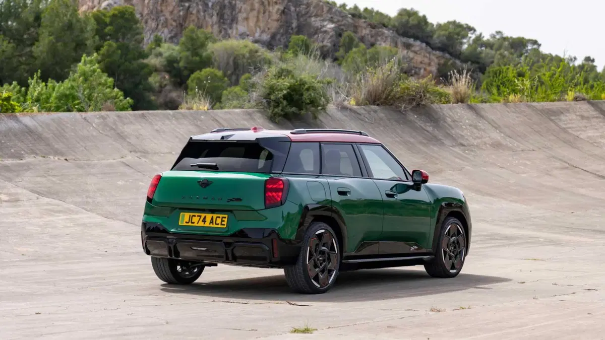 MINI Mini Aceman eJCW JCW (4)