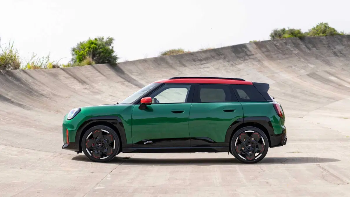 MINI Mini Aceman eJCW JCW (7)