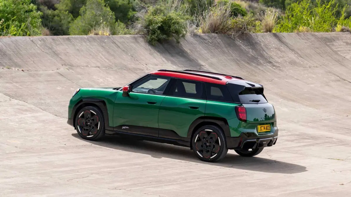 MINI Mini Aceman eJCW JCW (8)