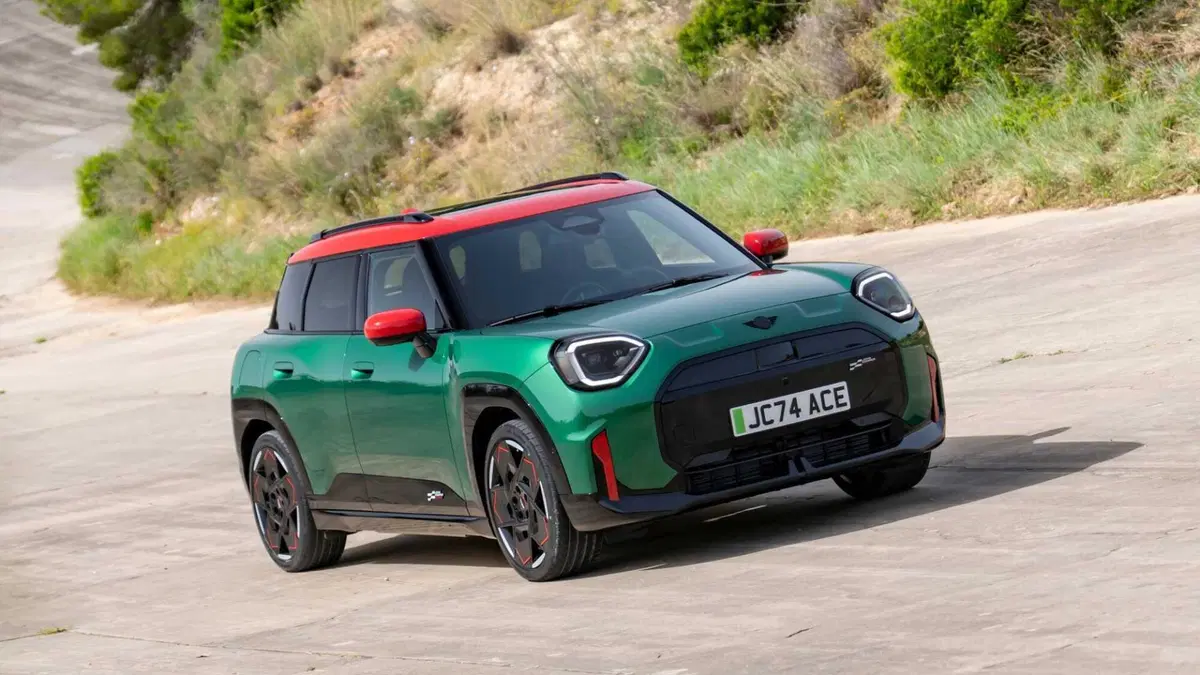 MINI Mini Aceman eJCW JCW (3)