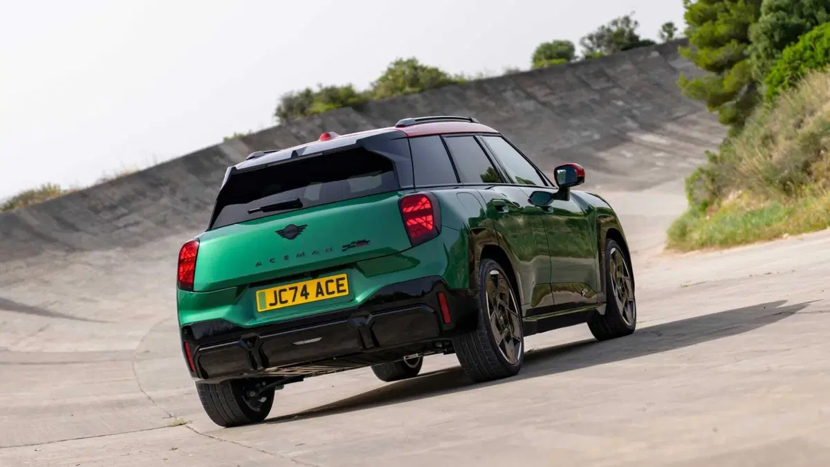 MINI Mini Aceman eJCW JCW (5)