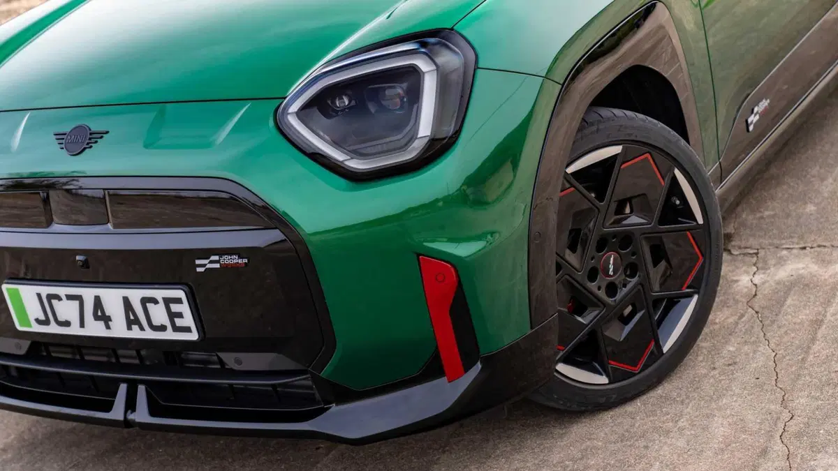 MINI Mini Aceman eJCW JCW (18)
