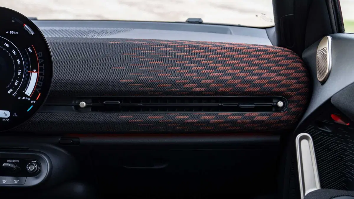 MINI Mini Aceman eJCW JCW (12)