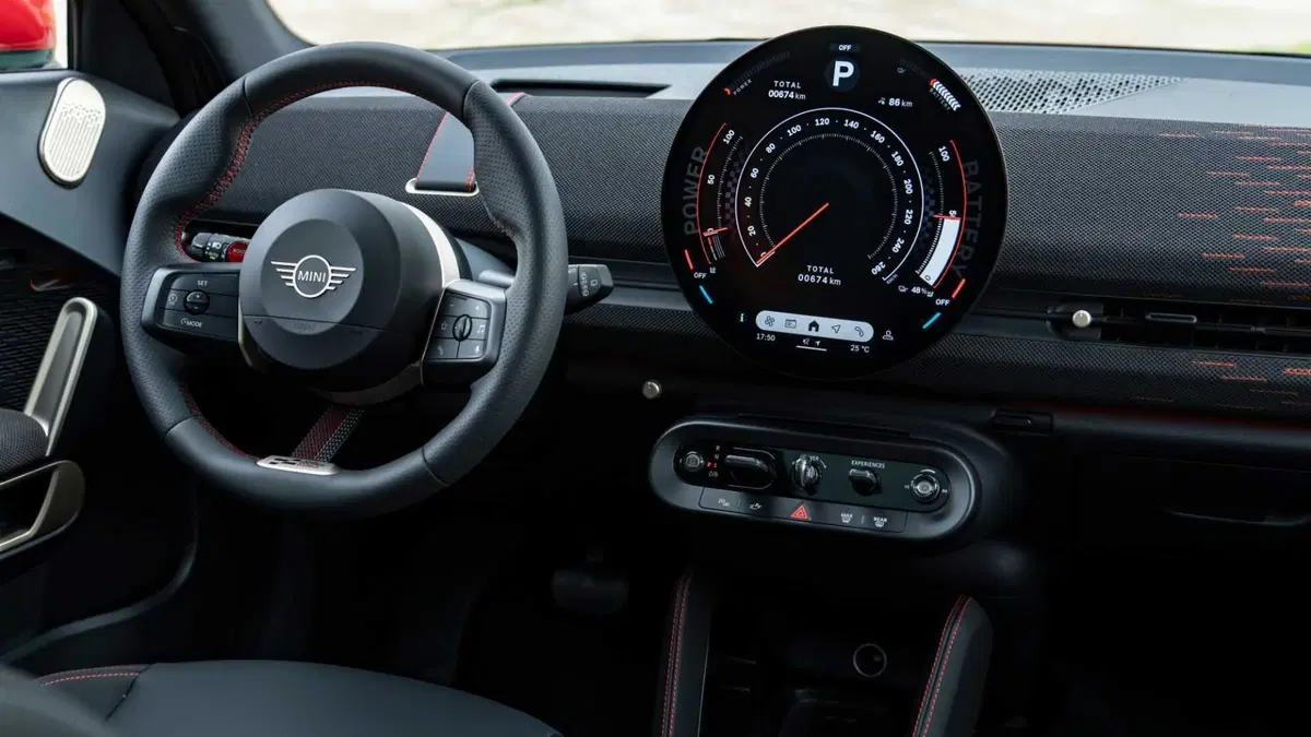 MINI Mini Aceman eJCW JCW (10)