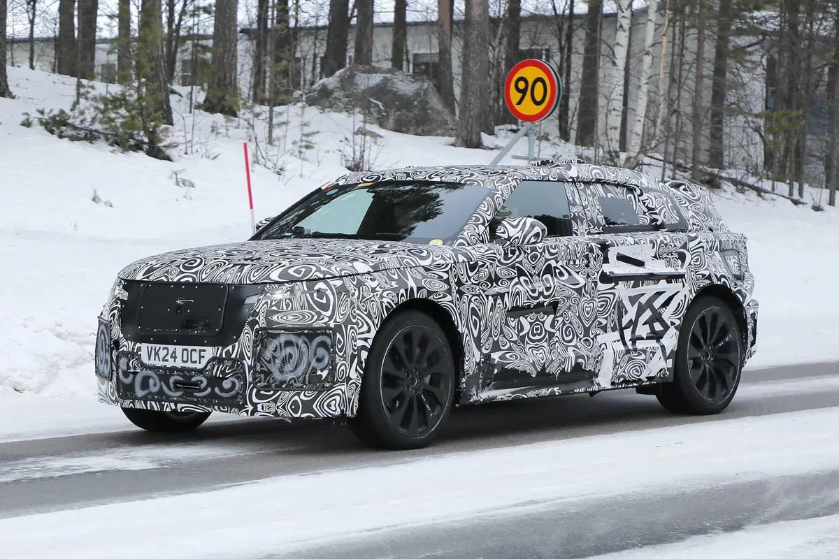 Range Rover Velar: avvistata la nuova generazione 100% elettrica [Foto Spia] (5)
