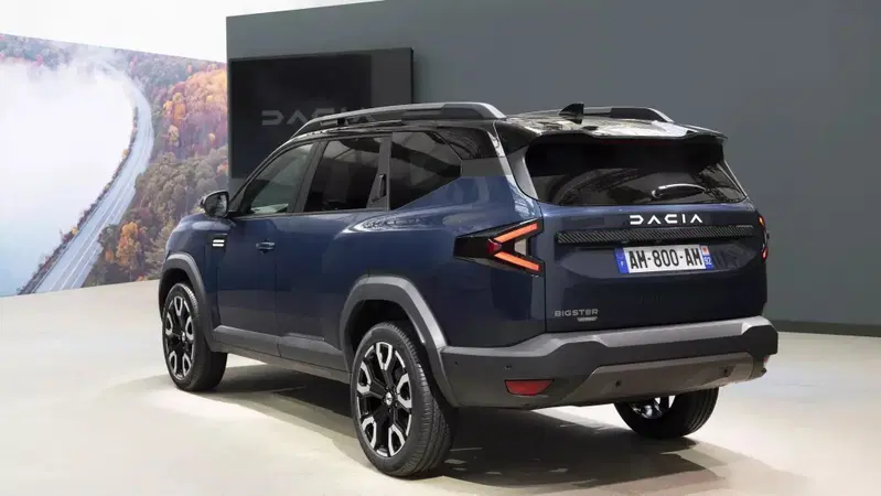 Dacia Bigster configurata per l'avventura: c'&egrave; pure il letto matrimoniale