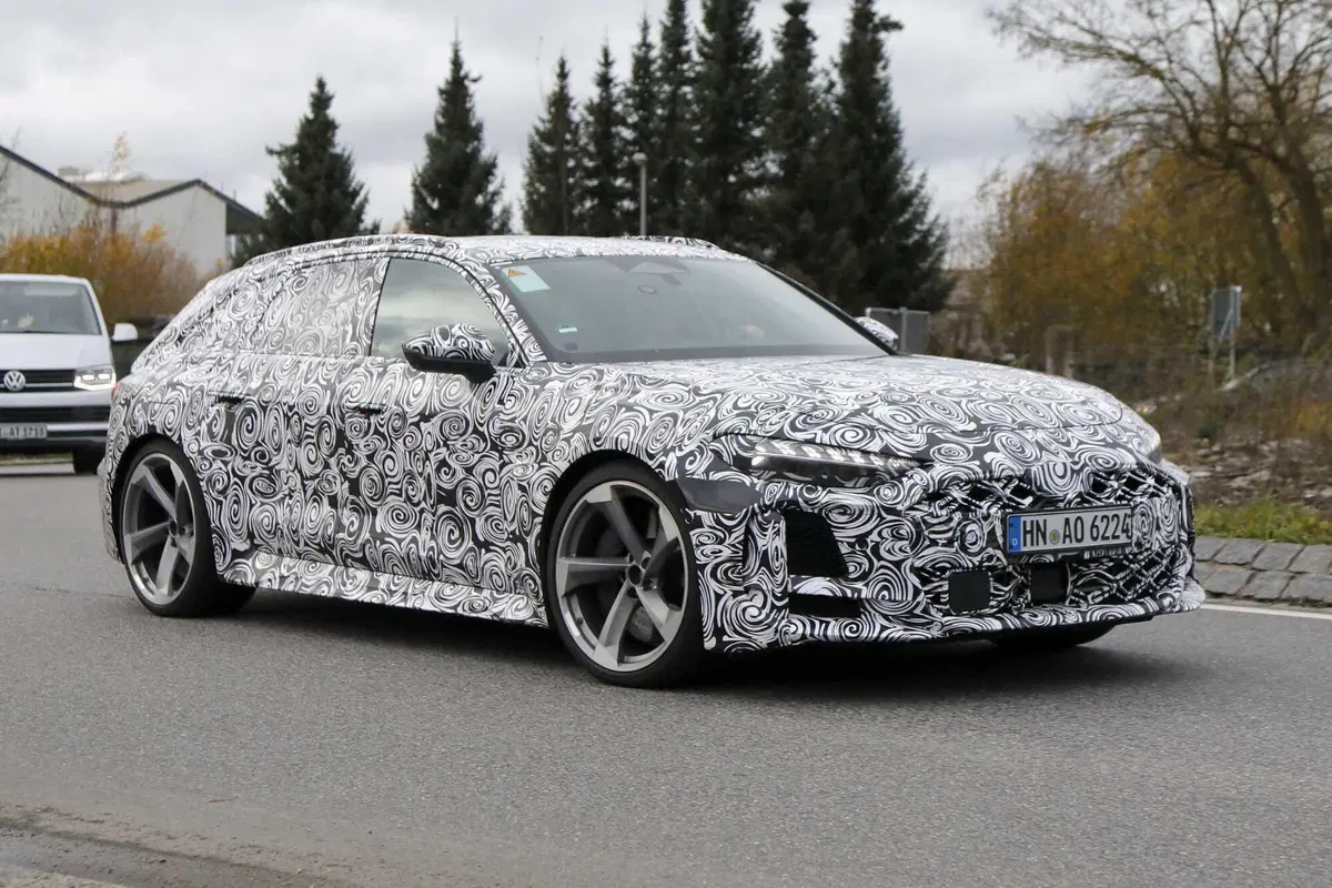 Audi RS5 2026: sarà la più aggressiva, avvistato il prototipo [Foto Spia] (4)