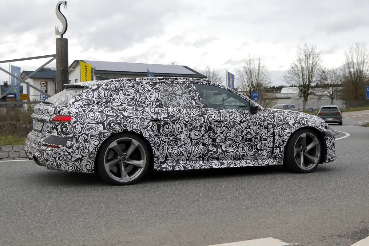 Audi RS5 2026: sarà la più aggressiva, avvistato il prototipo [Foto Spia] (6)