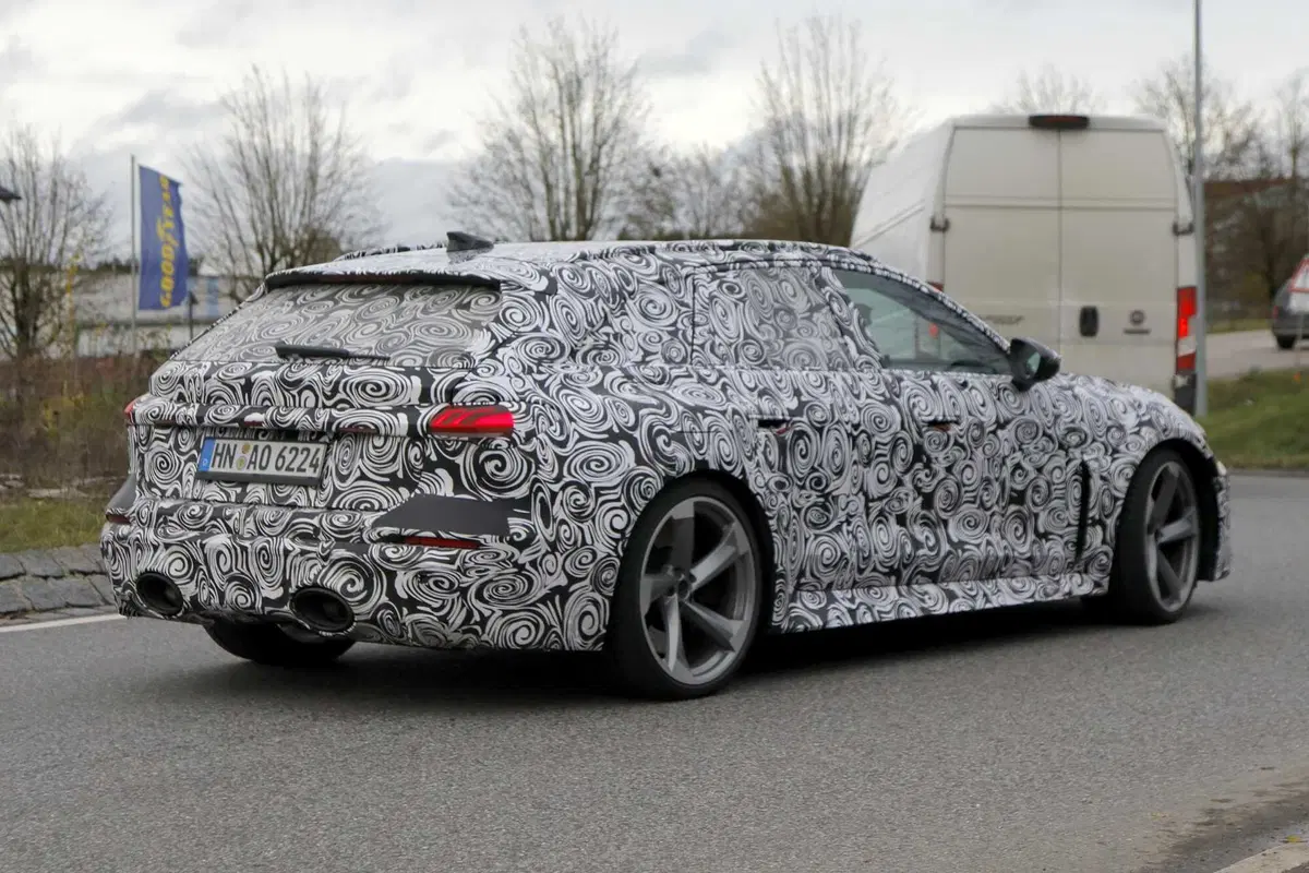 Audi RS5 2026: sarà la più aggressiva, avvistato il prototipo [Foto Spia] (7)
