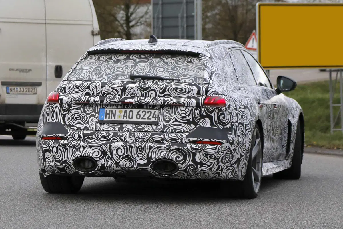 Audi RS5 2026: sarà la più aggressiva, avvistato il prototipo [Foto Spia] (9)
