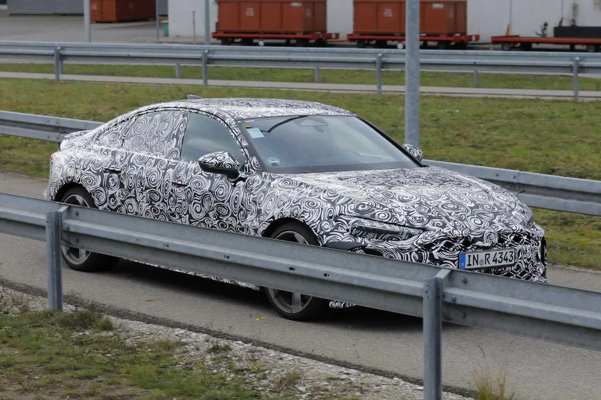 Audi RS5 2026: sarà la più aggressiva, avvistato il prototipo [Foto Spia] (14)