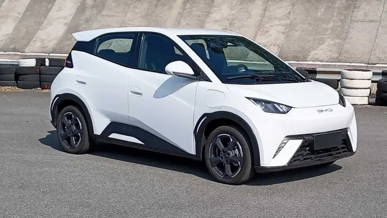 BYD promette la guida assistita "Occhio di Dio" su tutte le sue elettriche e ibride  