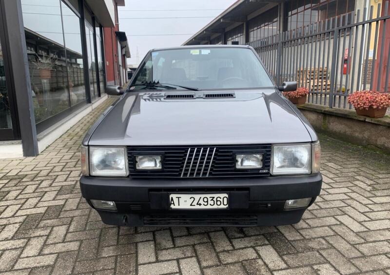 Fiat Uno 60d'epoca del 1986 a Arluno