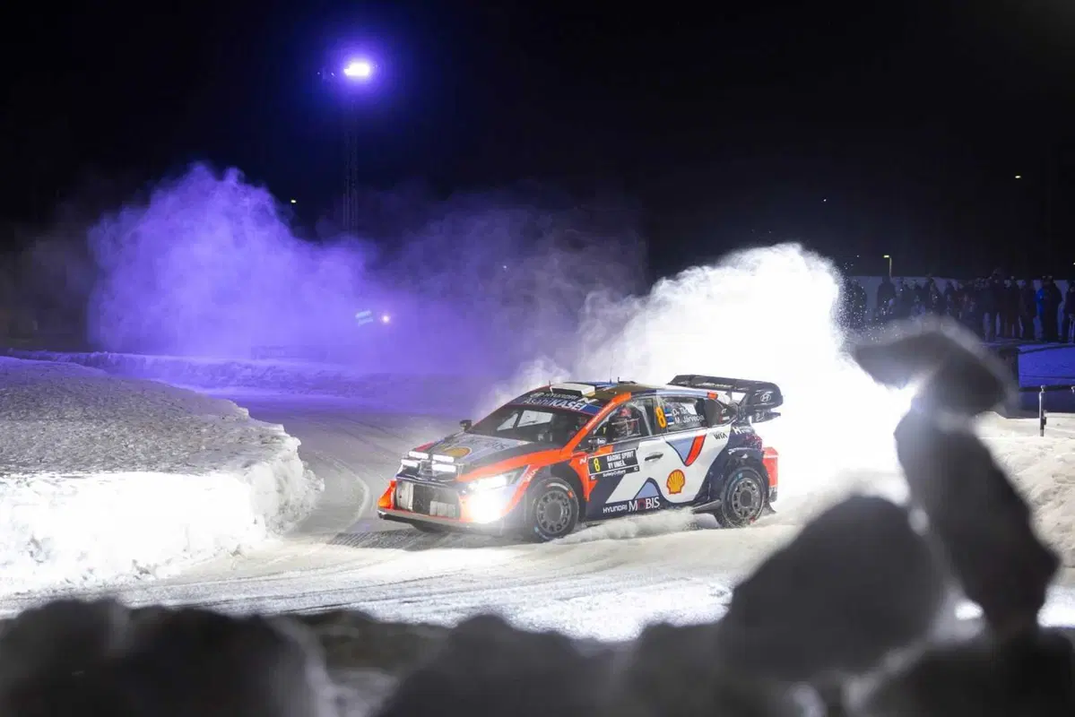 WRC25 Svezia d3. Evans resiste, Katsuta e Neuville in agguato