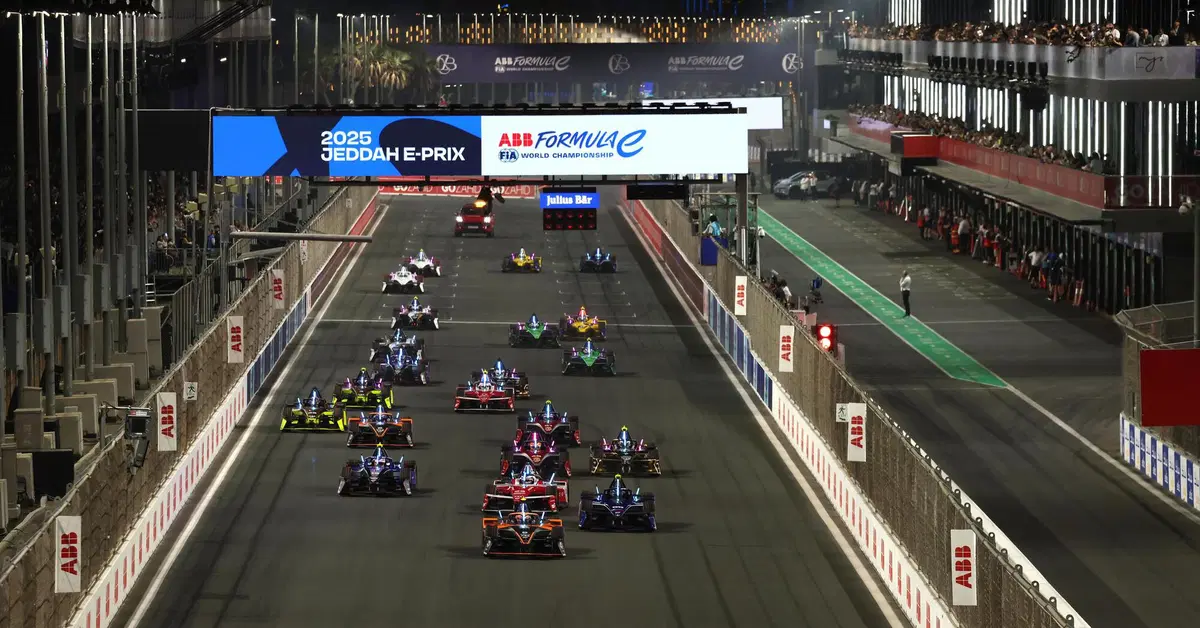 Formula E. Rowland si riscatta in gara 2 all&rsquo;E-Prix di Jeddah 2025