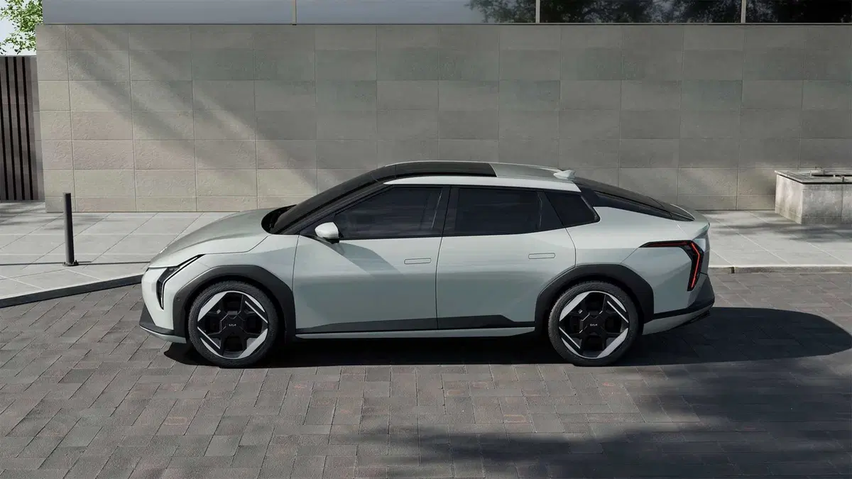 Kia EV4, lo stile comanda sugli esterni. Manca solo la 'piccola' EV2 (6)