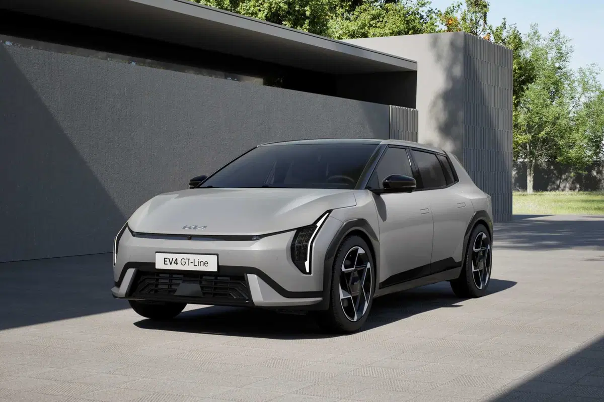 Kia EV4, lo stile comanda sugli esterni. Manca solo la 'piccola' EV2 (7)