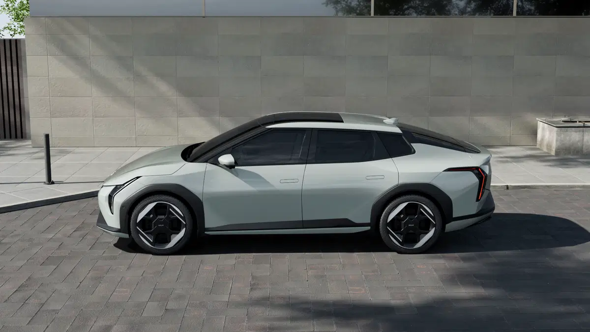 Kia EV4, lo stile comanda sugli esterni. Manca solo la 'piccola' EV2 (9)