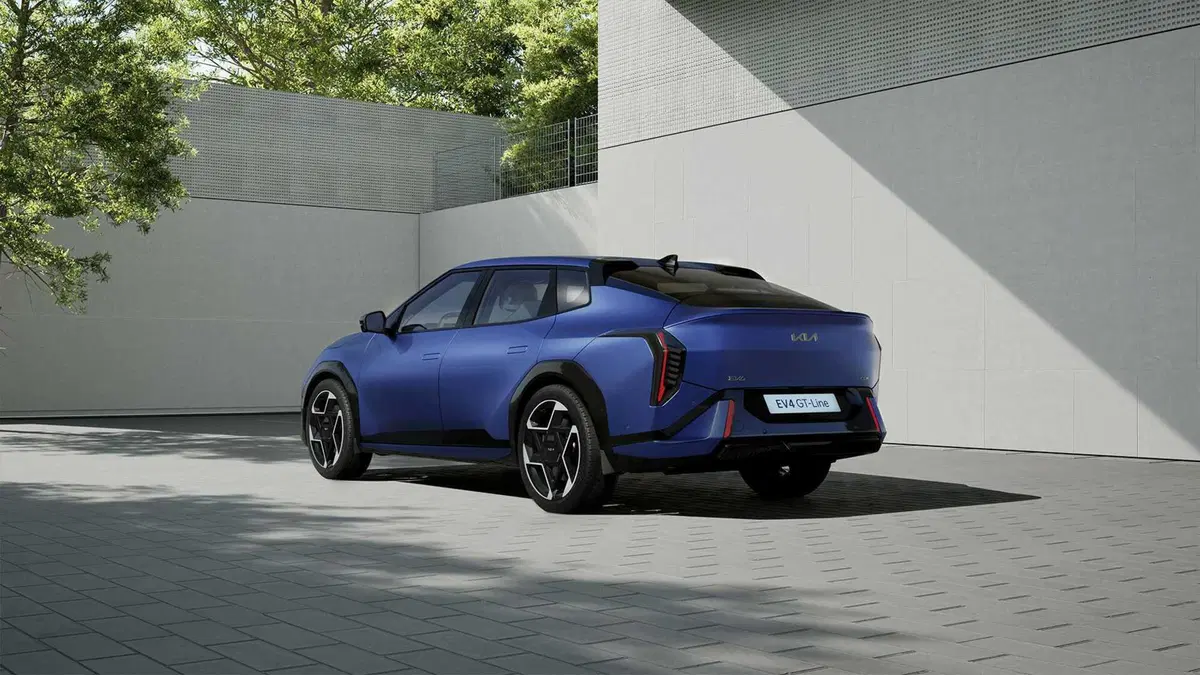 Kia EV4, lo stile comanda sugli esterni. Manca solo la 'piccola' EV2 (14)